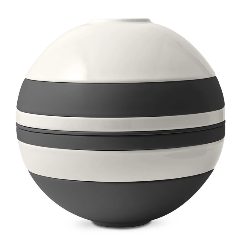 BLACK AND WHITE ICONIC LA BOULE