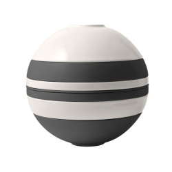 BLACK AND WHITE ICONIC LA BOULE